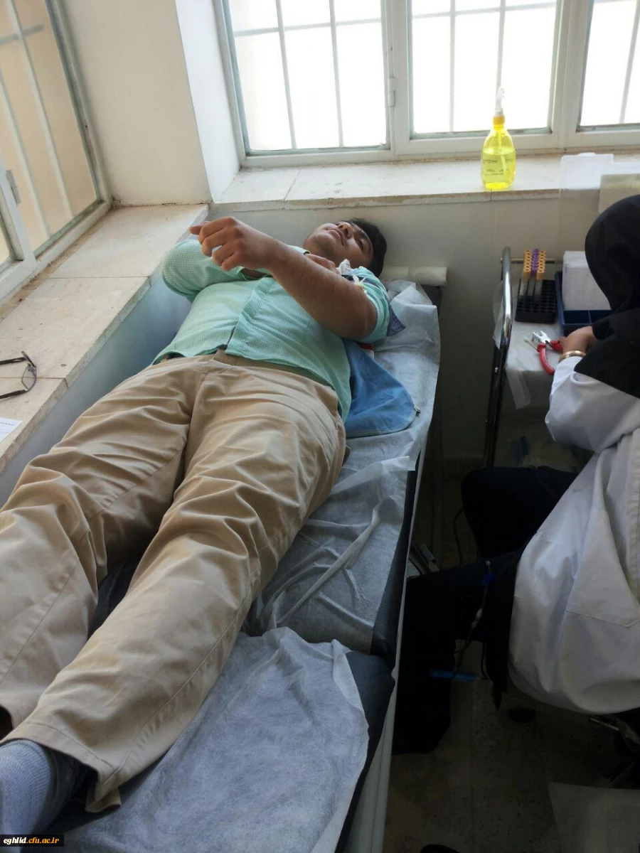 پس از هماهنگی واحد برنامه ریزی تیم های سیار ظهر سه شنبه 9دی ماه جمعی از کارکنان شرکت تأمین اندیش پارس وابسته به بانک پارسیان به پایگاه مرکزی وصال شیرازی مراجـعه ودر یک حرکت انساندوستانه و خداپسندانه و منسجم خون اهداء نمودند.