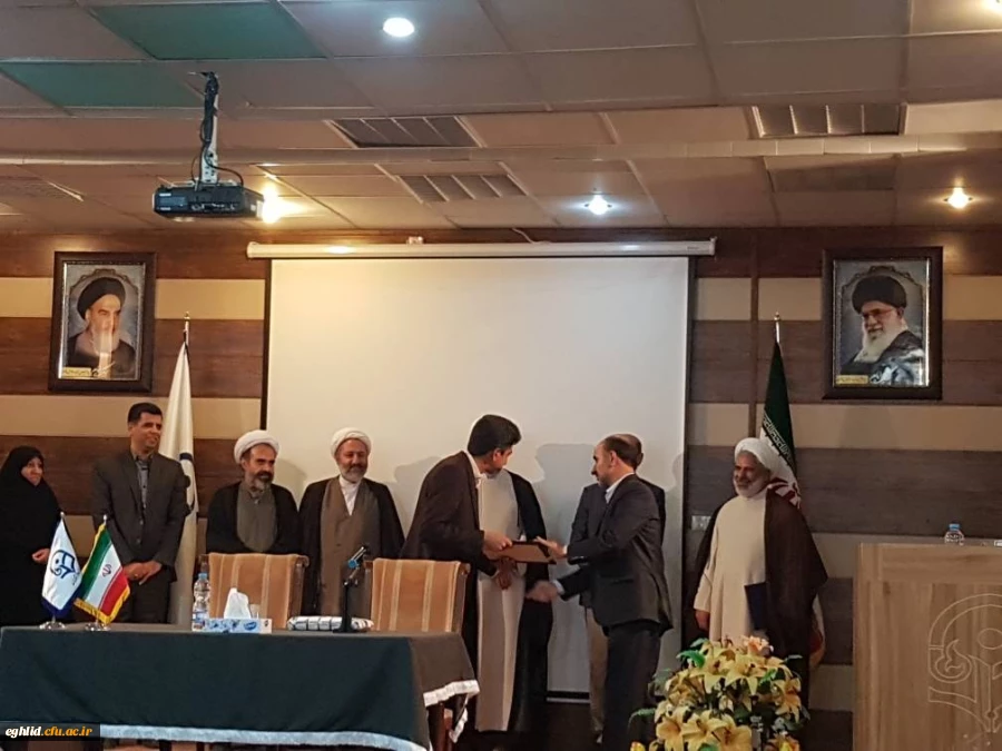 تجلیل از مسئول نهاد دفتر مقام معظم رهبری در دانشگاه فرهنگیان استن فارس  2