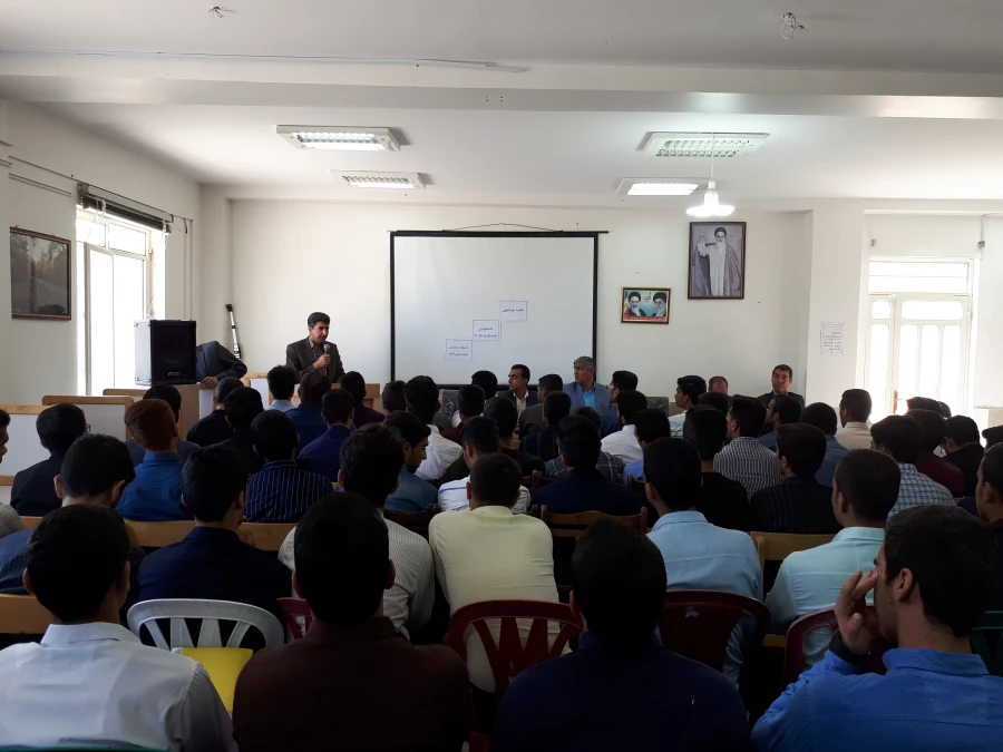 جلسه توجیهی جهت دانشجویان جدیدالورود 4