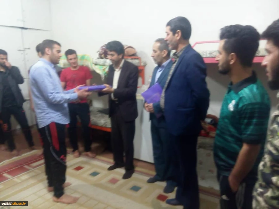 اجرای طرح کتابخانه در سرای دانشجویی به مناسبت هفته کتاب وکتابداری 2