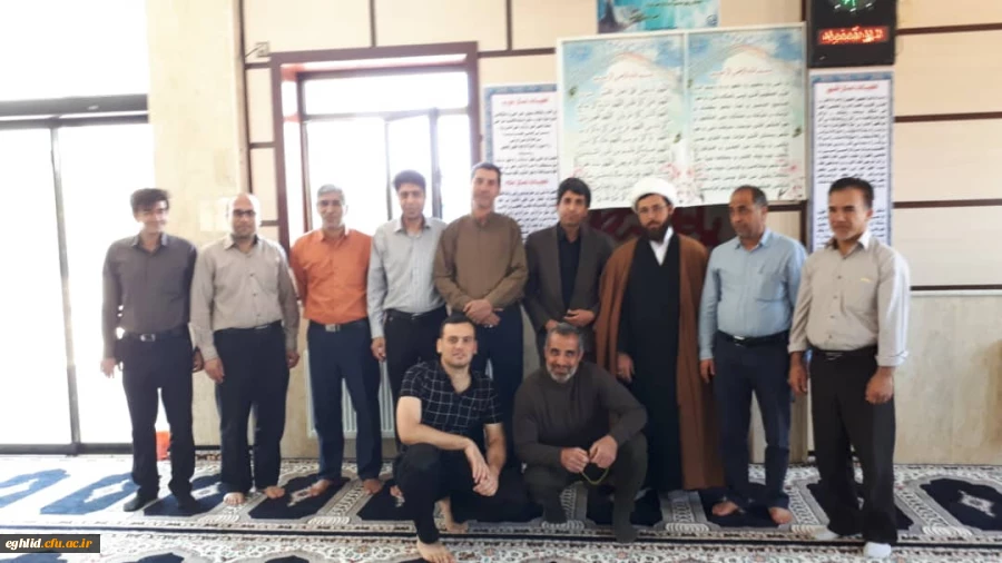 تجلیل از نماینده نهاد رهبری حاج آقا زارع در دانشگاه فرهنگیان اقلید  3