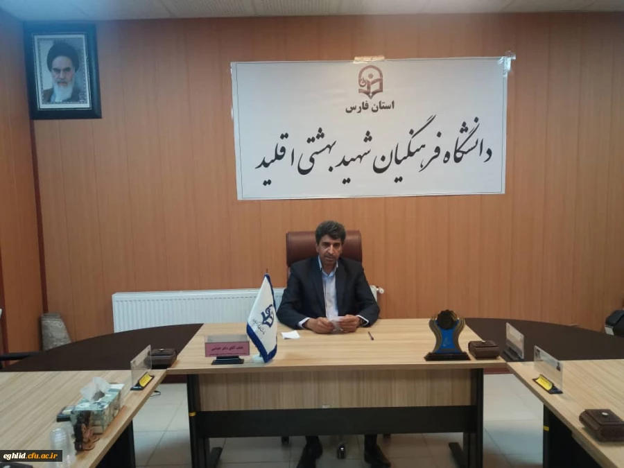 برگزاری لایو اینستاگرام جهت ارتباط زنده مدیریت مرکز شهید بهشتی  با دانشجویان 