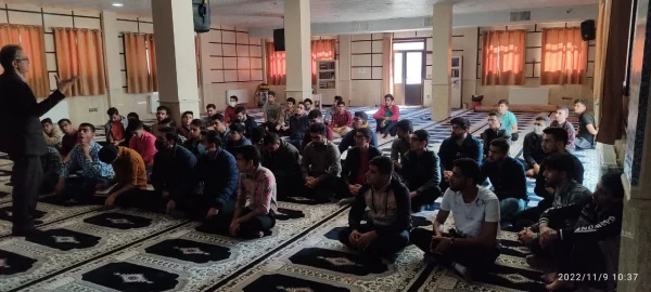 برگزاری کارگاه آموزشی تغذیه در مرکز شهید بهشتی اقلید . 3