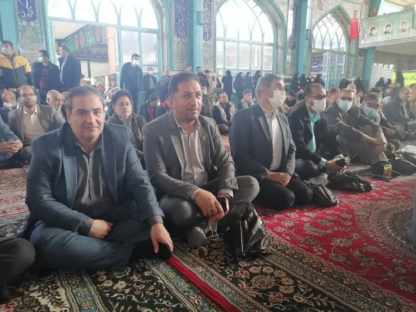 حضور جمعی از کارکنان و دانشجویان مرکز شهید بهشتی در اجتماع بزرگ بسیجیان شهرستان اقلید  4