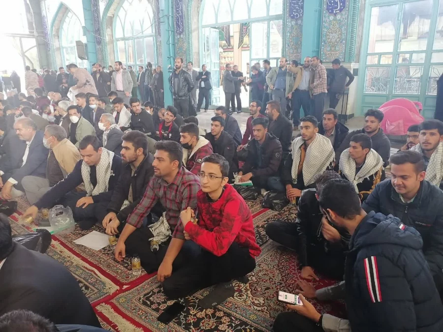 حضور جمعی از کارکنان و دانشجویان مرکز شهید بهشتی در اجتماع بزرگ بسیجیان شهرستان اقلید  6