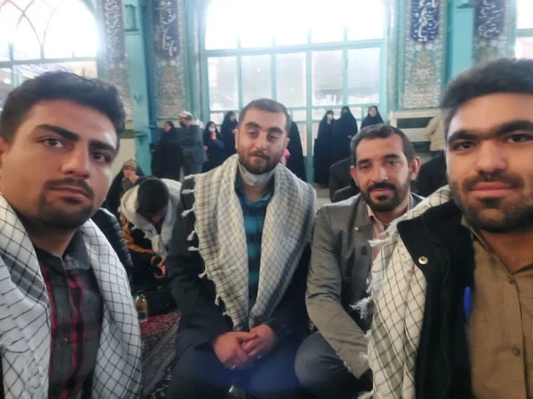 حضور جمعی از کارکنان و دانشجویان مرکز شهید بهشتی در اجتماع بزرگ بسیجیان شهرستان اقلید  7