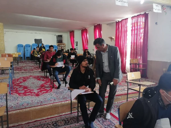 بازدید دکتر فلاح و حجت الاسلام و المسلمین جعفری از محل برگزاری امتحانات پایان ترم  2