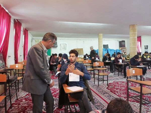 بازدید دکتر فلاح و حجت الاسلام و المسلمین جعفری از محل برگزاری امتحانات پایان ترم  5