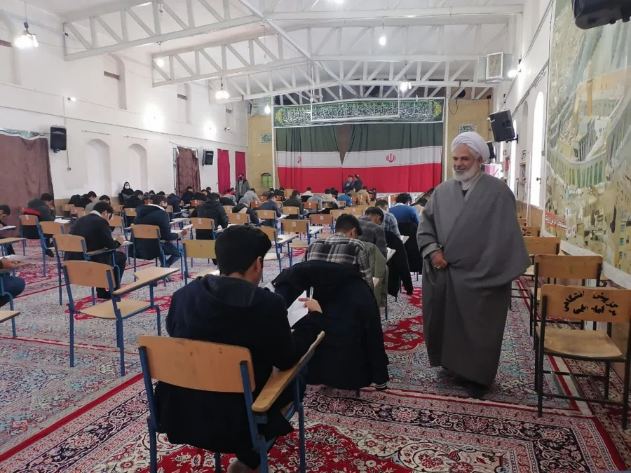 بازدید دکتر فلاح و حجت الاسلام و المسلمین جعفری از محل برگزاری امتحانات پایان ترم  6