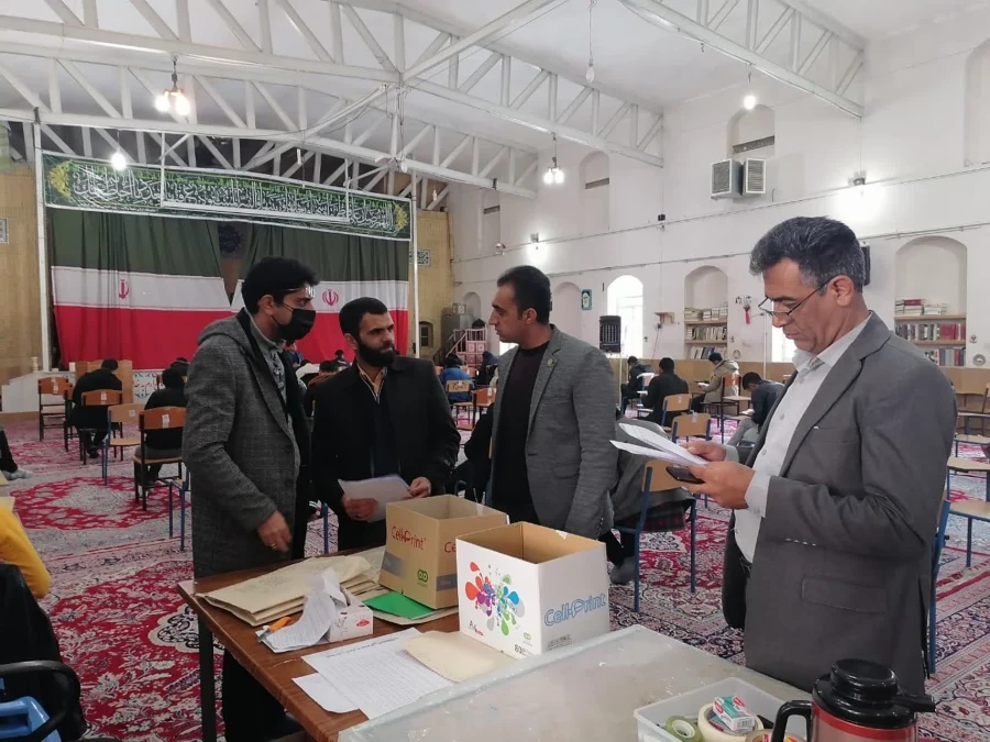 بازدید دکتر فلاح و حجت الاسلام و المسلمین جعفری از محل برگزاری امتحانات پایان ترم  7