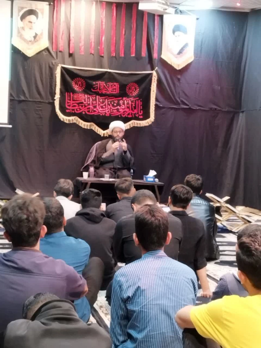 مراسم احیای شب نوزدهم ماه مبارک رمضان. نماز خانه مرکز شهید بهشتی اقلید. 5