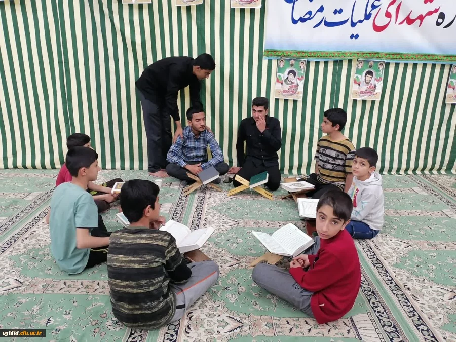 حضور دانشجومعلمان مرکز شهید بهشتی اقلید در اعتکاف دانش آموزی مسجد جامع شهرستان اقلید 2