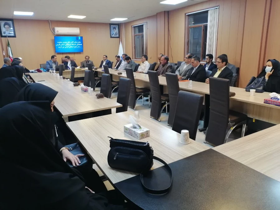 نشست جناب آقای دکتر وحیدی معاونت محترم هماهنگی دانشگاه فرهنگیان استان فارس با استادان مرکز شهید بهشتی اقلید 5