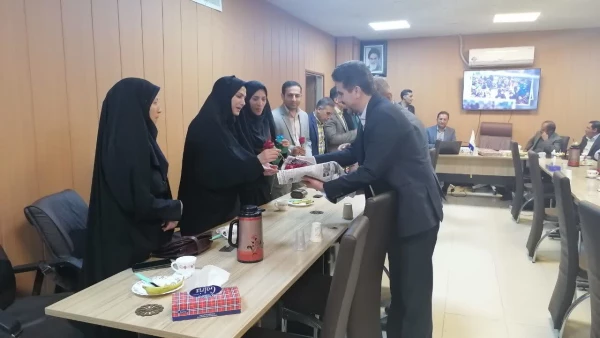 نشست جناب آقای دکتر وحیدی معاونت محترم هماهنگی دانشگاه فرهنگیان استان فارس با استادان مرکز شهید بهشتی اقلید 9