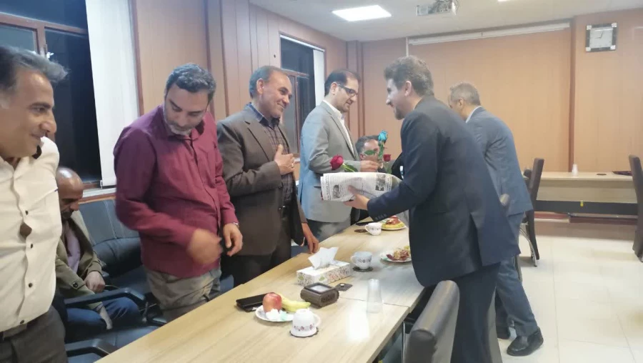 نشست جناب آقای دکتر وحیدی معاونت محترم هماهنگی دانشگاه فرهنگیان استان فارس با استادان مرکز شهید بهشتی اقلید 10