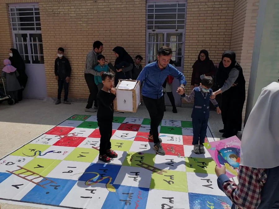 برگزاری جشن شادی به مناسبت عید فطر در مدرسه کودکان با نیاز های ویژه شهید ایمنی 3