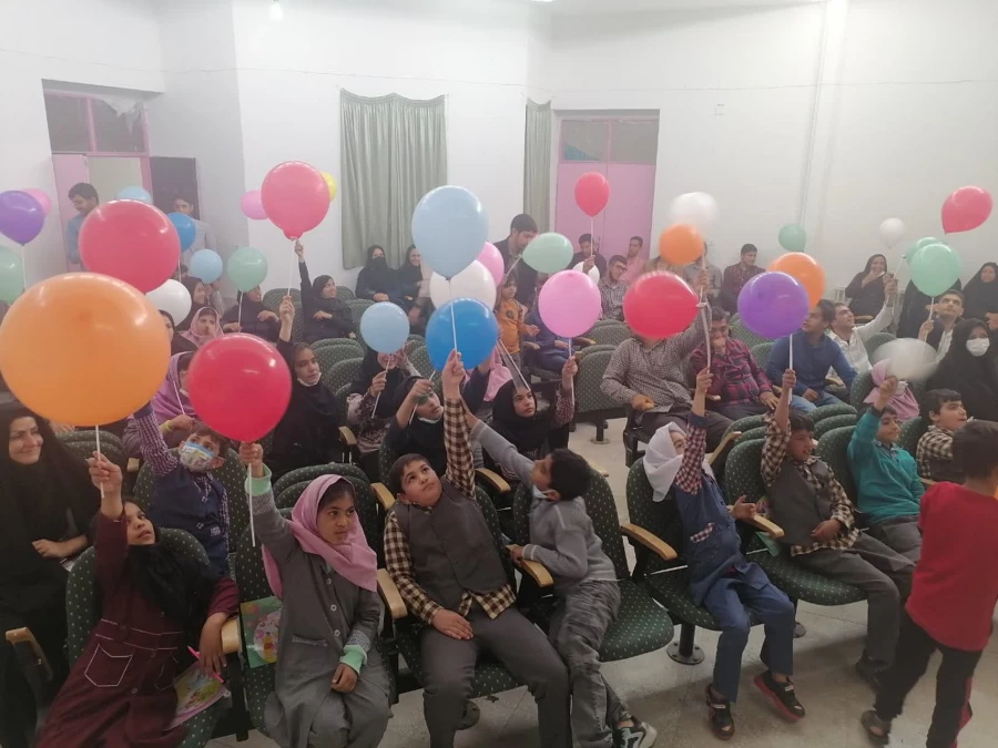 برگزاری جشن شادی به مناسبت عید فطر در مدرسه کودکان با نیاز های ویژه شهید ایمنی 7