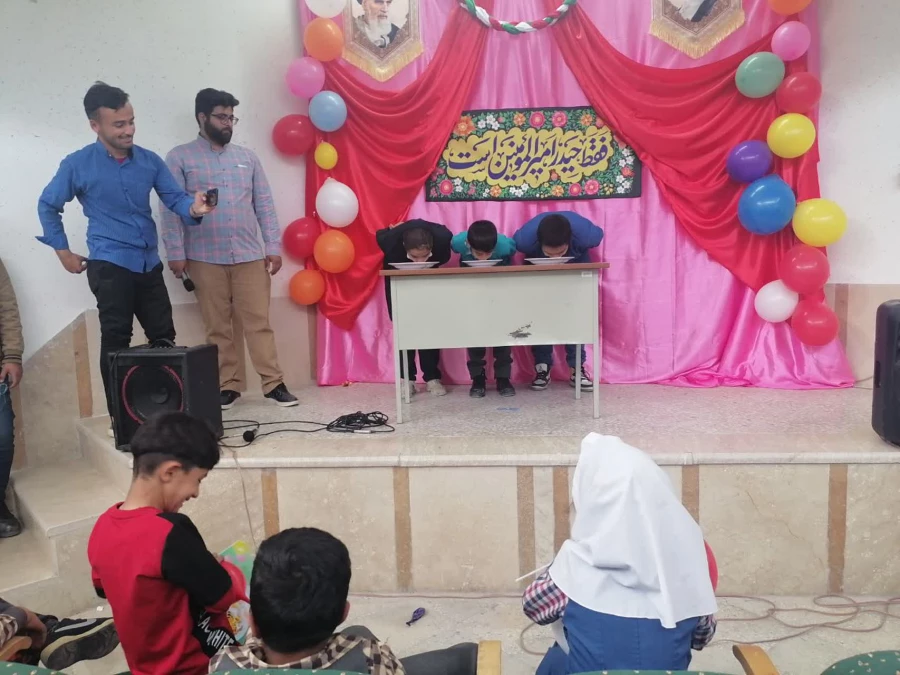 برگزاری جشن شادی به مناسبت عید فطر در مدرسه کودکان با نیاز های ویژه شهید ایمنی 10