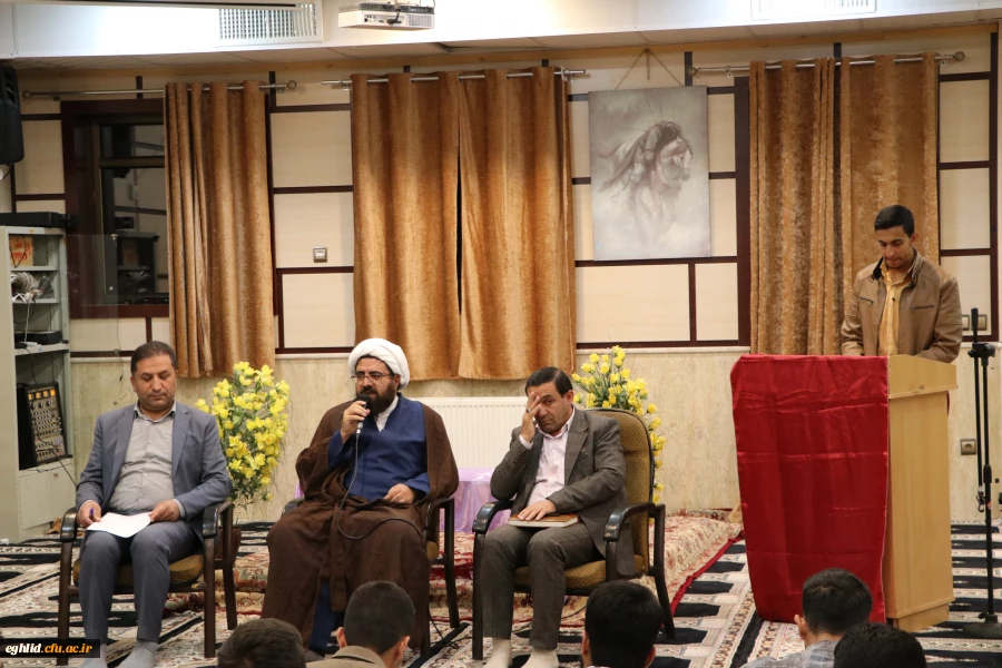 جلسه پرسش و پاسخ دانشجومعلمان به مناسبت هفته معلم در مرکز شهید بهشتی اقلید برگزار شد 6