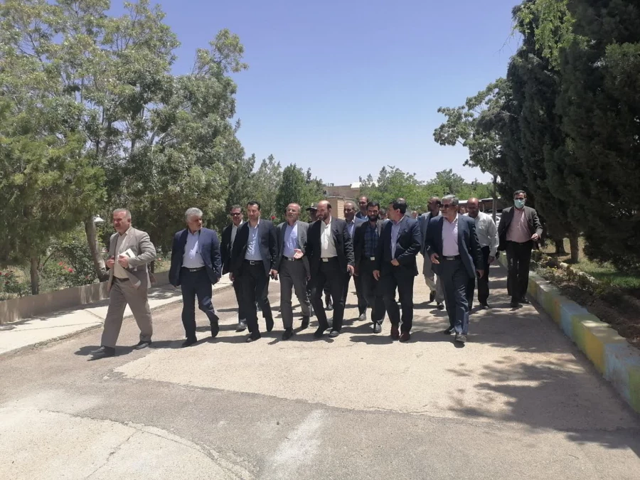 بازدید دکتر خان محمدی معاون وزیر و رئیس سازمان نوسازی، توسعه و تجهیز مدارس کشور از طرح های عمرانی دانشگاه فرهنگیان واحد شهید بهشتی اقلید  3