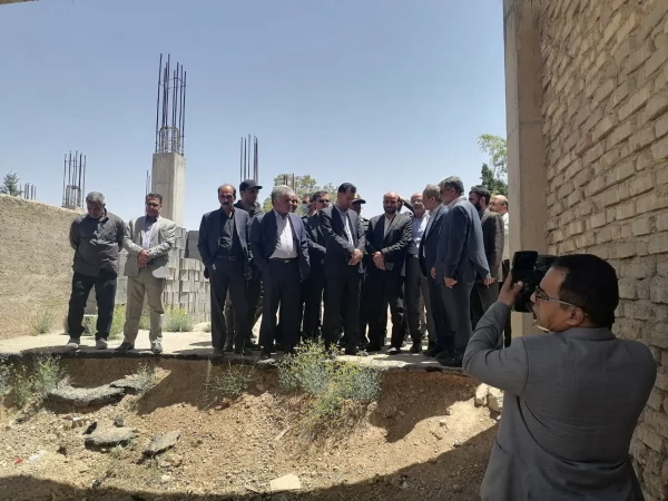 بازدید دکتر خان محمدی معاون وزیر و رئیس سازمان نوسازی، توسعه و تجهیز مدارس کشور از طرح های عمرانی دانشگاه فرهنگیان واحد شهید بهشتی اقلید  5