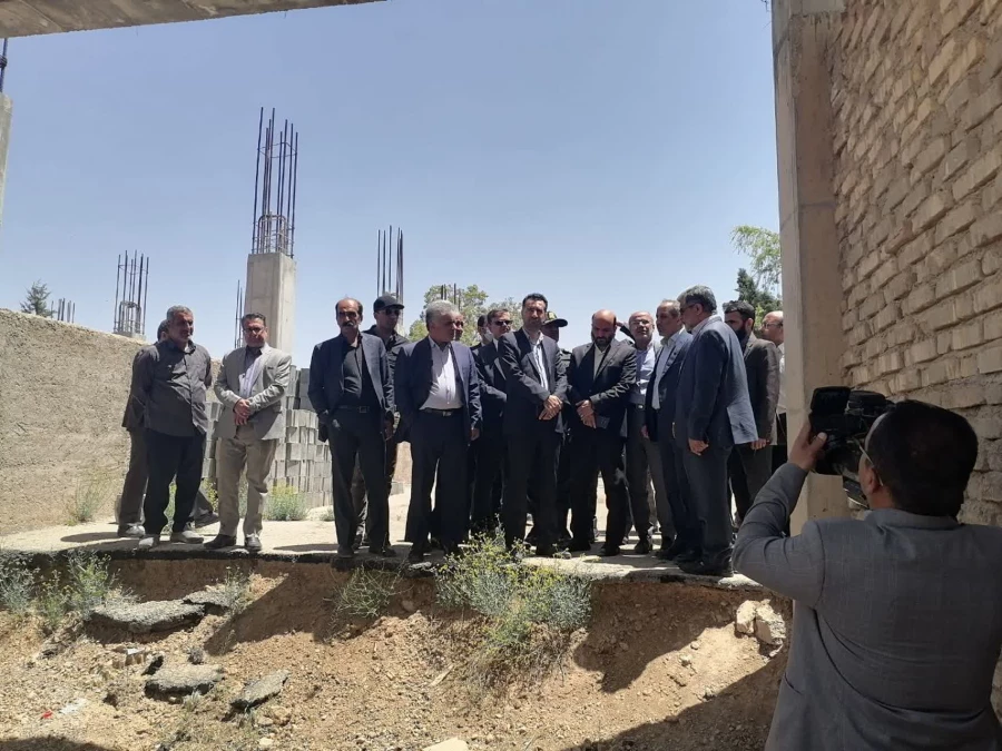 بازدید دکتر خان محمدی معاون وزیر و رئیس سازمان نوسازی، توسعه و تجهیز مدارس کشور از طرح های عمرانی دانشگاه فرهنگیان واحد شهید بهشتی اقلید  6