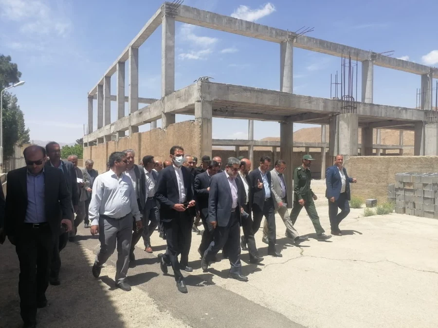 بازدید دکتر خان محمدی معاون وزیر و رئیس سازمان نوسازی، توسعه و تجهیز مدارس کشور از طرح های عمرانی دانشگاه فرهنگیان واحد شهید بهشتی اقلید  9