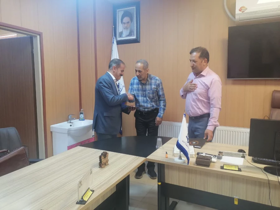 به مناسبت روز روانشناس و مشاور از زحمات استادان و همکاران حوزه روانشناسی و مشاوره تقدیر به عمل آمد 5