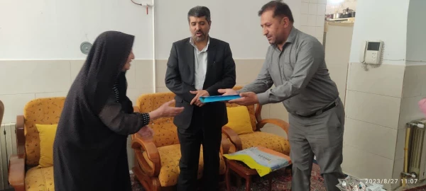 دیدار با خانواده شهیدمسعود صمدی و محمدرضا حمیدی به مناسبت هفته دولت 3