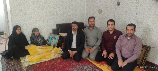 دیدار با خانواده شهیدمسعود صمدی و محمدرضا حمیدی به مناسبت هفته دولت 5