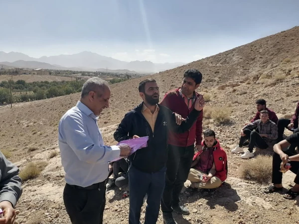 برنامه پیاده روی و کوه پیمایی کارکنان و دانشجویان مرکز شهید بهشتی اقلید به مناسبت هفته تربیت بدنی 5