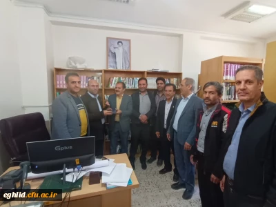 تجلیل از کارشناس کتابداری به مناسبت روز کتاب و کتابخوانی