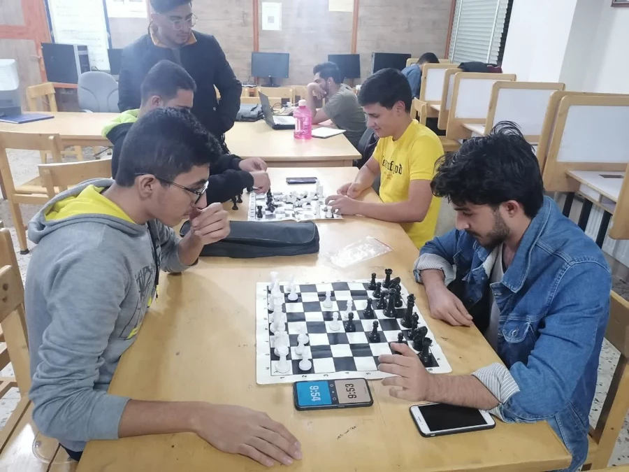 مسابقات ورزشی دانشگاه فرهنگیان شهید بهشتی اقلید به مناسبت گرامی داشت شهید گمنام مرکز و هفته تربیت بدنی برگزار شد 4