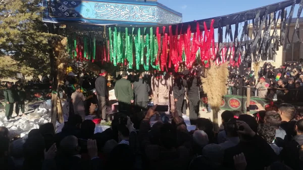 تشیع و خاکسپاری پیکر پاک شهید گمنام در مرکز شهید بهشتی اقلید 12