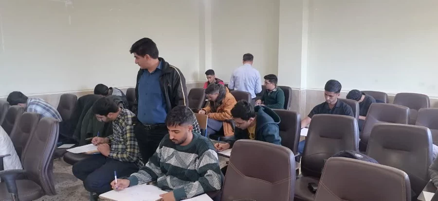 امتحانات پایان ترم نیم سال اول سال تحصیلی 1402-1403 آغاز شد 2