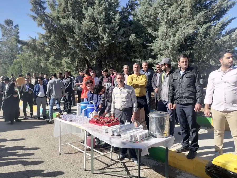 مراسم افتتاحیه مسابقات قرآن دانش آموزی ادارات آموزش و پرورش شمال استان فارس در مرکز شهید بهشتی اقلید برگزار شد 4