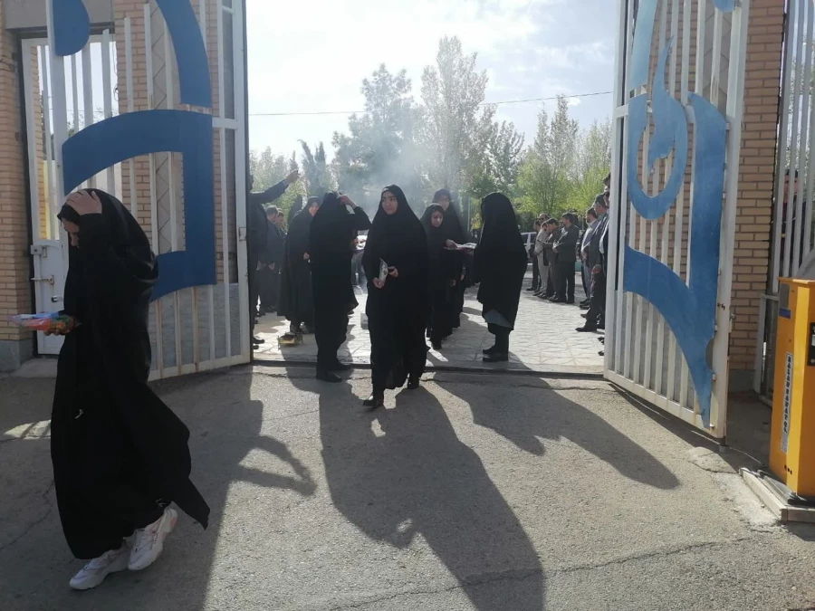 مراسم افتتاحیه مسابقات قرآن دانش آموزی ادارات آموزش و پرورش شمال استان فارس در مرکز شهید بهشتی اقلید برگزار شد 6