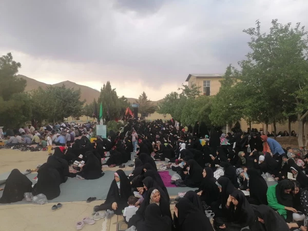 مراسم قرائت دعای پرفیض عرفه در جوار قبر مطهر شهید گمنام برگزار شد 3