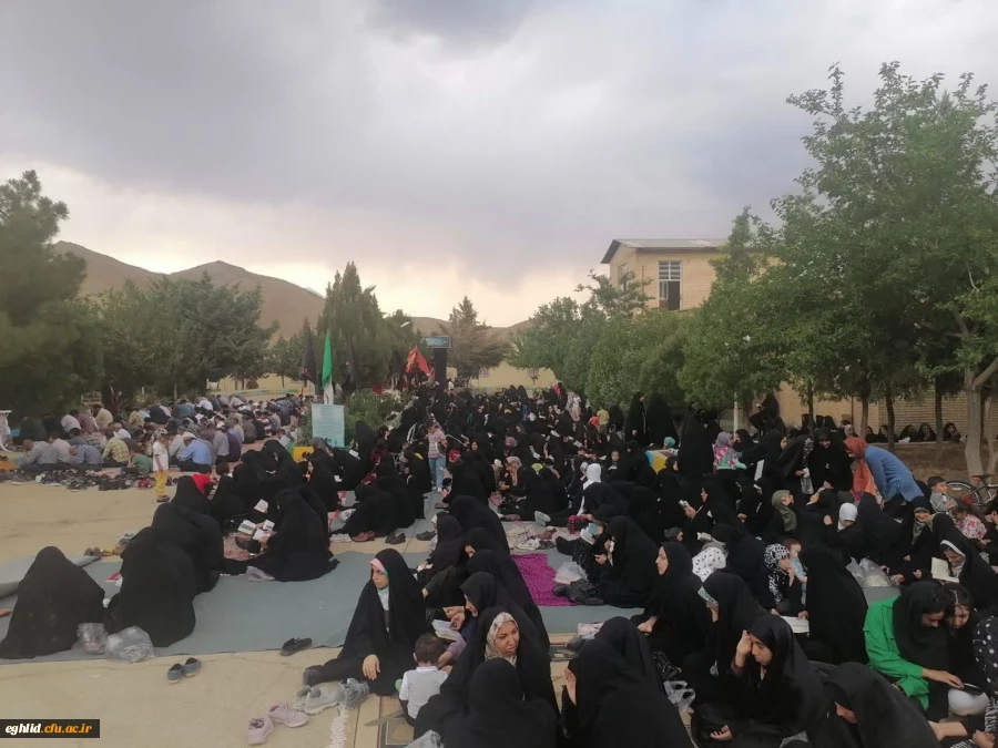 مراسم قرائت دعای پرفیض عرفه در جوار قبر مطهر شهید گمنام برگزار شد 3