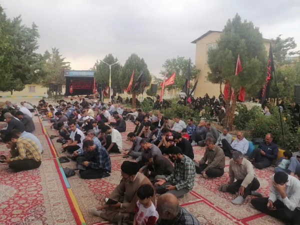 مراسم قرائت دعای پرفیض عرفه در جوار قبر مطهر شهید گمنام برگزار شد 8