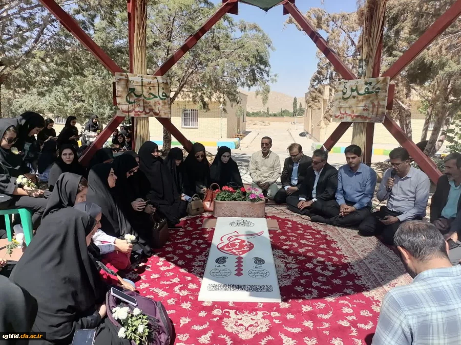 تجدید میثاق جمعی از دانشجویان و کارکنان دانشگاه های شهرستان اقلید با مقام شامخ شهدا 2