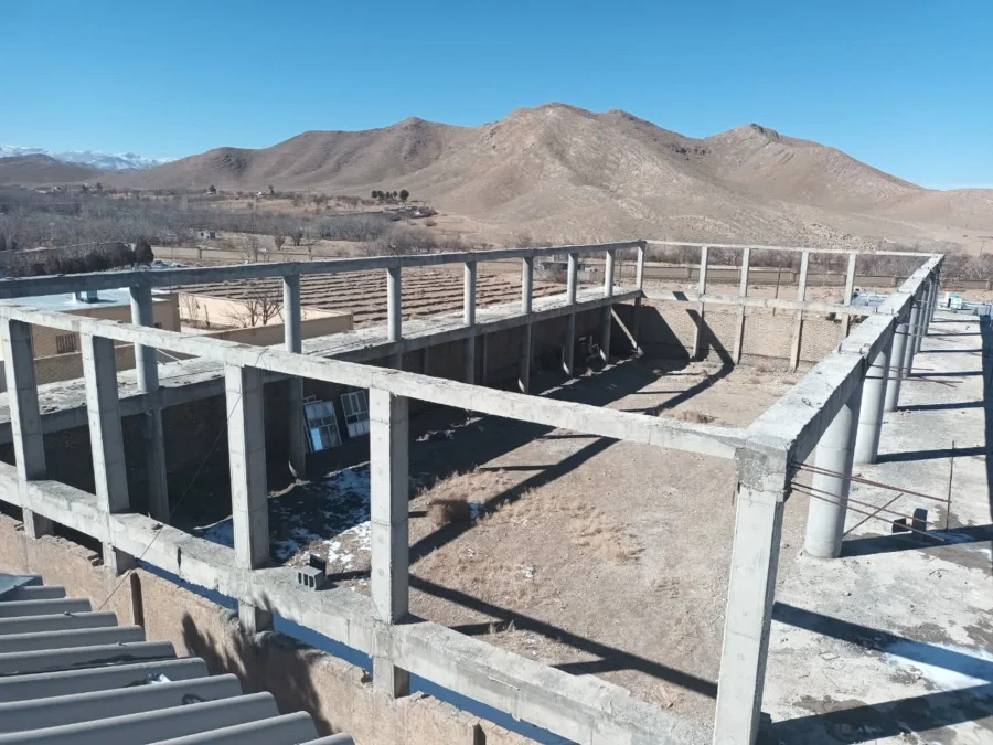 پروژه نیمه تمام سالن چند منظوره دانشگاه فرهنگیان شهید بهشتی اقلید  4