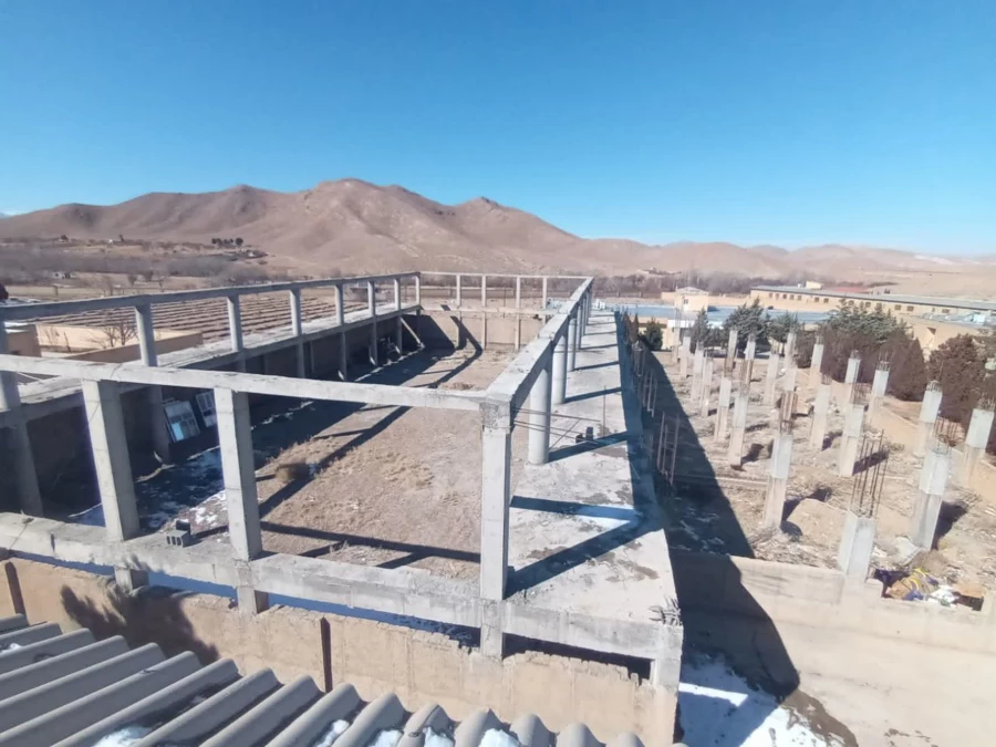 پروژه نیمه تمام سالن چند منظوره دانشگاه فرهنگیان شهید بهشتی اقلید  6