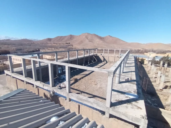 پروژه نیمه تمام سالن چند منظوره دانشگاه فرهنگیان شهید بهشتی اقلید  7