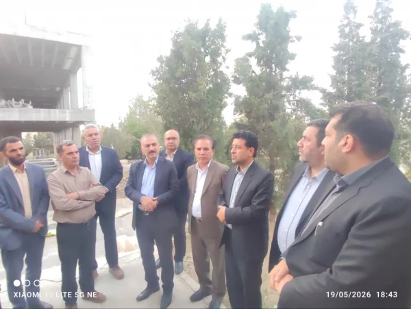 گزارش افتتاحیه المان شهید گمنام و برگزاری جلسه با حضور کارکنان و استادان مرکز شهید بهشتی اقلید اقلید | 29 اردیبهشت ماه 1405 آیین افتتاح و رونمایی از المان شهید گمنام در مرکز شهید بهشتی اقلید با حضور جمعی از مسئولان سازمان مرکزی دانشگاه فرهنگیان و مسئولان 