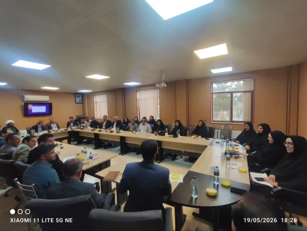 گزارش افتتاحیه المان شهید گمنام و برگزاری جلسه با حضور کارکنان و استادان مرکز شهید بهشتی اقلید اقلید | 29 اردیبهشت ماه 1405 آیین افتتاح و رونمایی از المان شهید گمنام در مرکز شهید بهشتی اقلید با حضور جمعی از مسئولان سازمان مرکزی دانشگاه فرهنگیان و مسئولان 